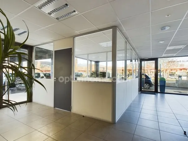 BUREAU AVEC VISIBILITÉ - A 20 MIN DE LYON