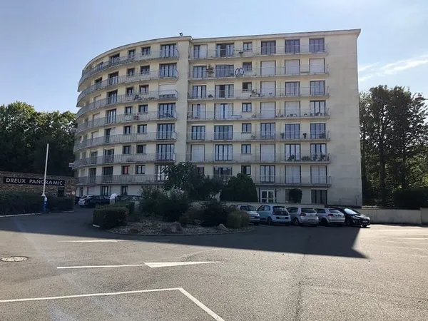 INVESTISSEMENT LOCATIF - CENTRE-VILLE et GARE A PIED