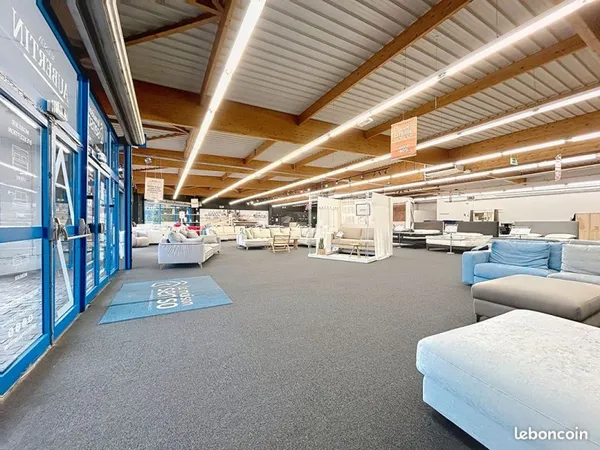 Local commercial 860 m² VILLEFRANCHE SUR SAONE