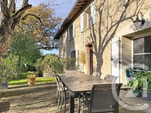 Maison 9 pièces 349 m²