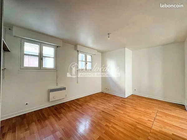 Studio 1 pièce 28 m²