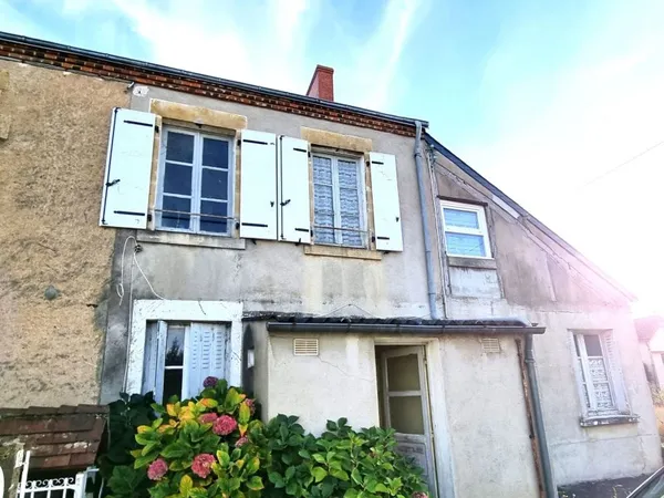 Maison de ville avec local commercial !