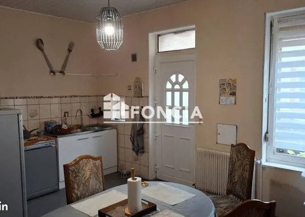 Vend maison mitoyen terrain 351 m2