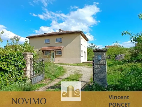 Maison de 152m² sur 2 niveaux avec piscine écologique sur 1800m² de terrain arboré