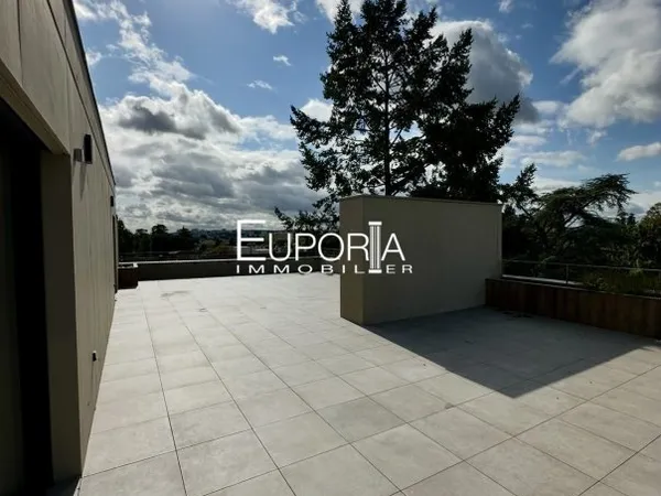 Appartement T4 Attique d'exception - centre Ecully