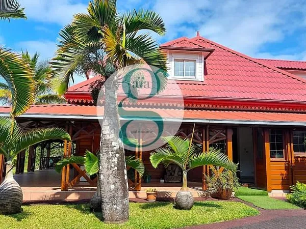 Villa F 7/8 - 460m2 - St-André