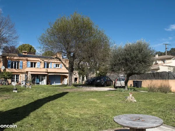 Villa 5 pièces 200 m²