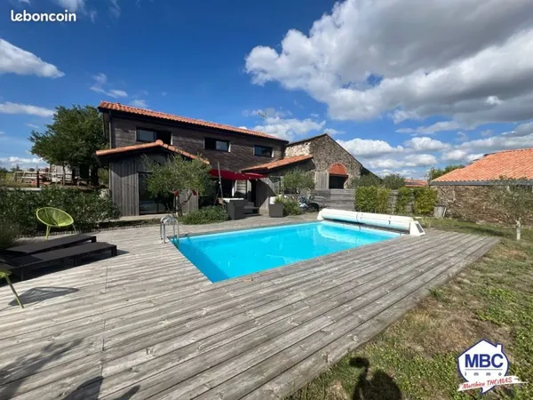 Maison 9 pièces 230 m²