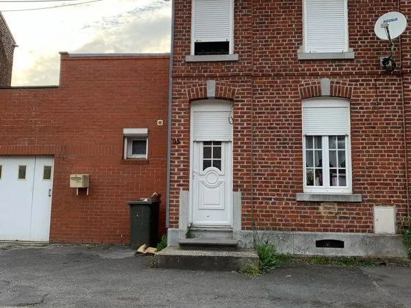 Maison à sous le bois