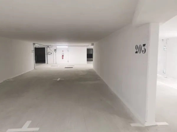 Lot de 13 Parkings en sous-sol à Longjumeau