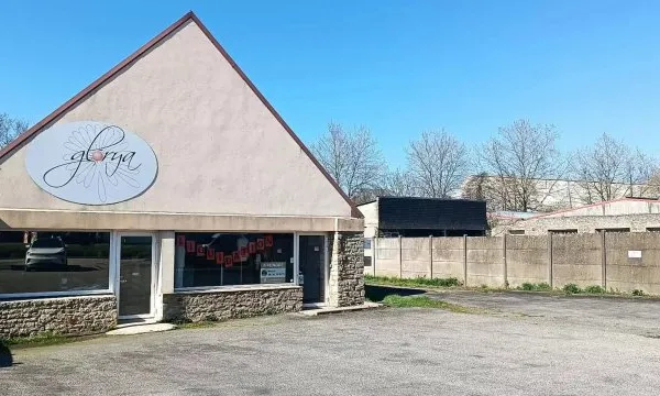 PONTIVY - LOCAL COMMERCIAL 300 M²