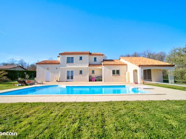 Maison 5 pièces 206 m²