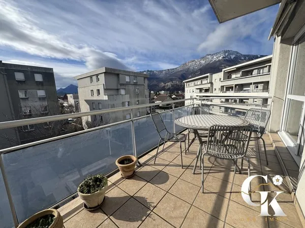 Appartement de type 4 Pièces + Terrasse et Balcon