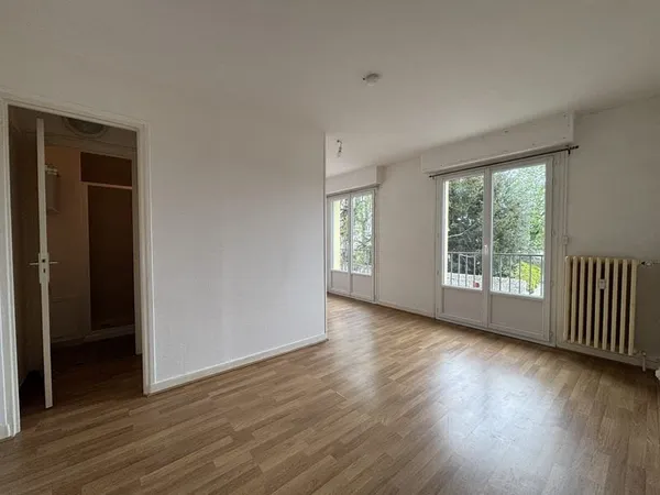 À VENDRE Appartement F1 bis avec coin nuit Centre-ville