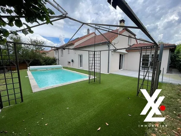 Maison 7 pièces 220 m²