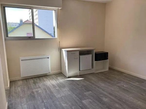 Studio 1 pièce 27 m²