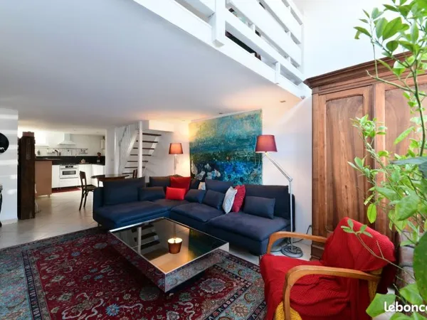 Duplex avec parking à la lisière du Parc d'Hiver et et proche des voies d'accès au centre-ville de B