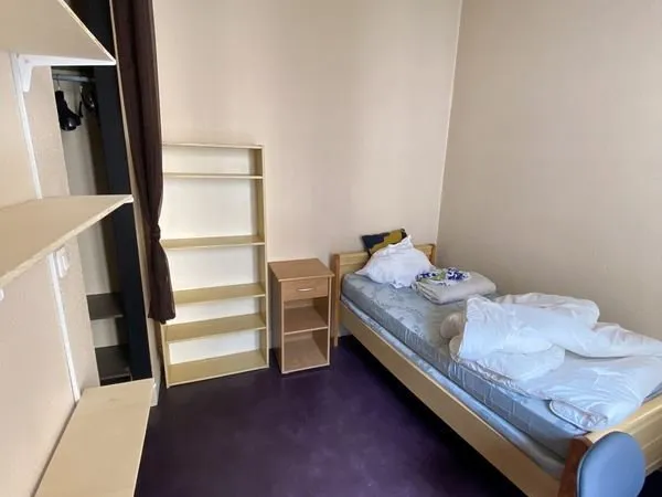 Colocation à 3 recherche une colocataire ( étudiante )