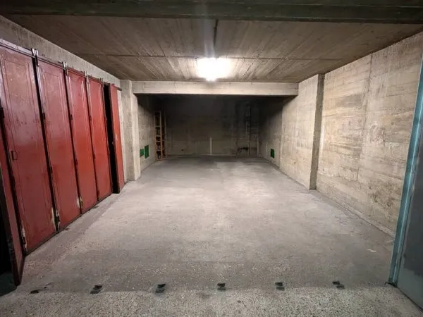 Garage/Parking