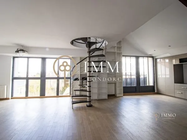 Apt DUPLEX 4 pièces 100m2 avec Balcon EXCELLENT ETAT
