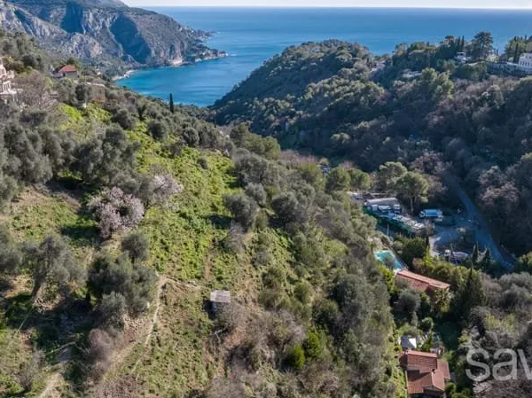 Terrain en pleine nature sans vis-à-vis proche Monaco