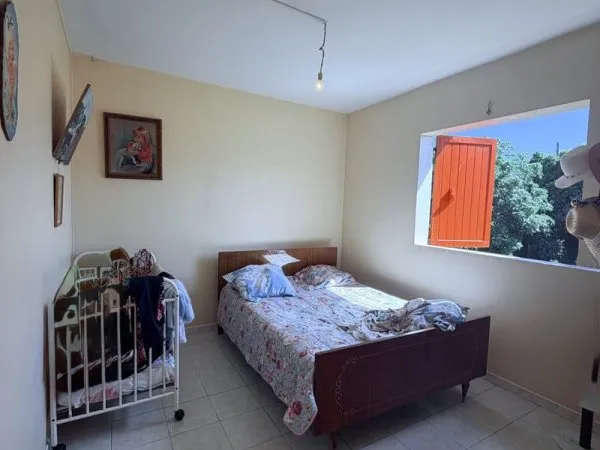 MAISON ST PIERRE - GRANDE SUPERFICIE - TRES RARE