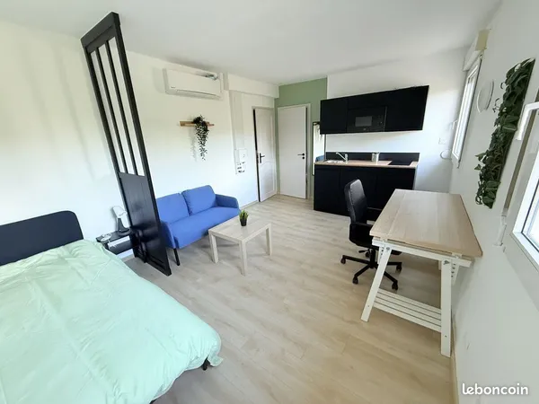 Studio rénové à neuf et meublé