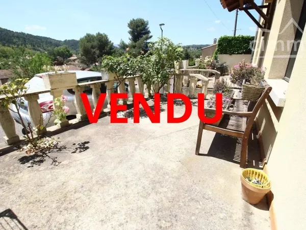VENDU une maison  de plain pied avec jardin