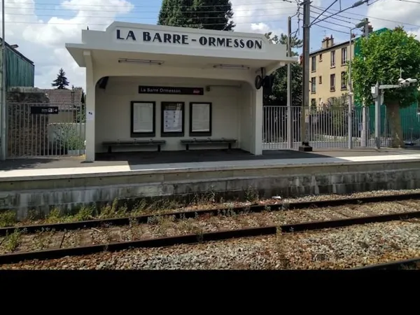 Appartement de 4 pièces dans une résidence fermée avec jardin