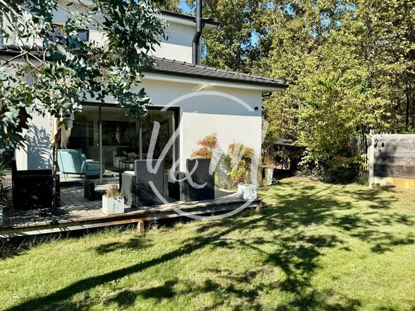 Contemporaine 158m2, 5 chambres, terrasse Sud, très grand gge a