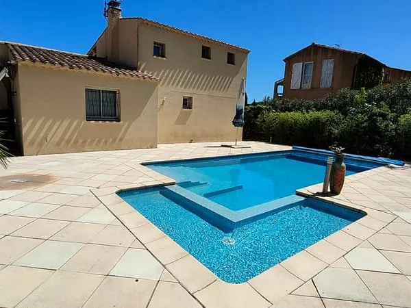 LE CAP D'AGDE: Villa individuelle avec pisicne et jardin de 634m², Clim , quartier calme.