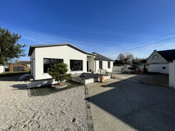Maison rénovée de plain-pied - 225m2 - Caen