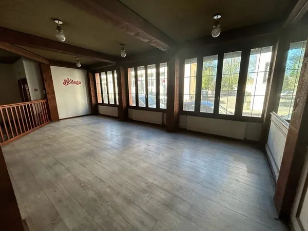 Local commercial Poitiers Centre - 102,16 m²
