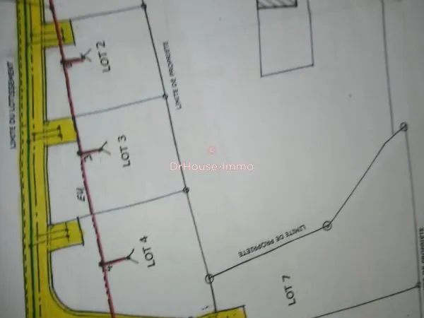 Vaste terrain sur plus de 10.000 M2 dont 4360 M2 constructibles remarquablement situé à Saint-Cyr-su