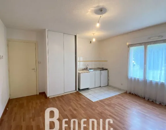*LOCATION METZ STUDIO STATIONNEMENT JARDIN