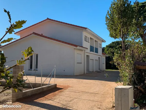 Villa 3f saint-esteve