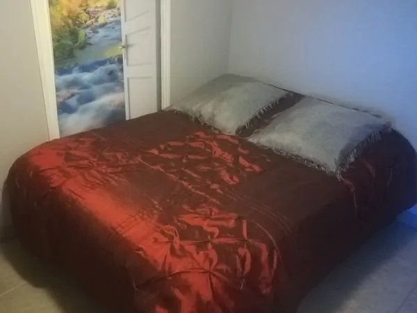 Chambre meublée en colocation