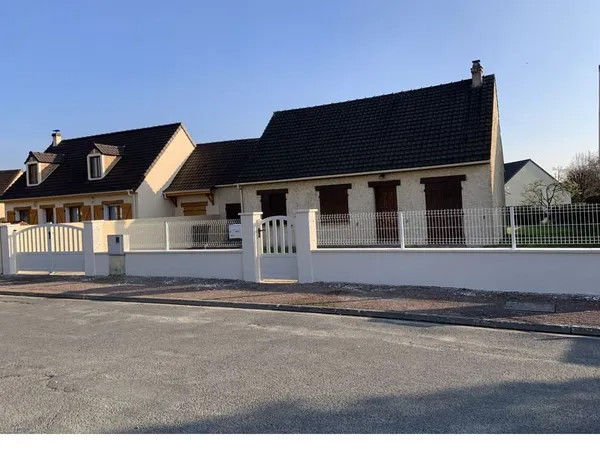 Maison familiale - A proximité immédiate de la gare de Montargis