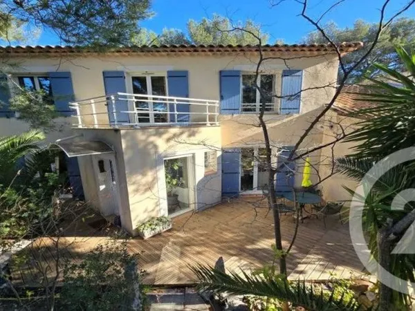 Maison 8 pièces 202 m²
