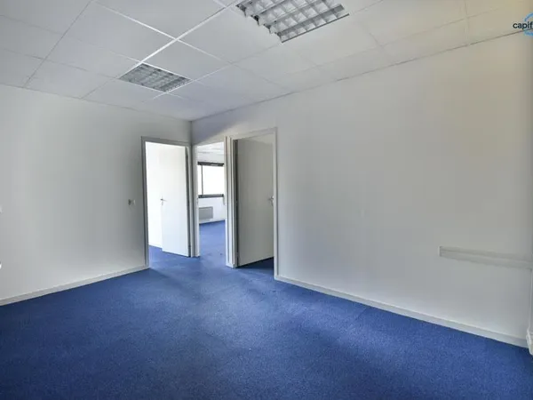Local 5 pièces 99 m²