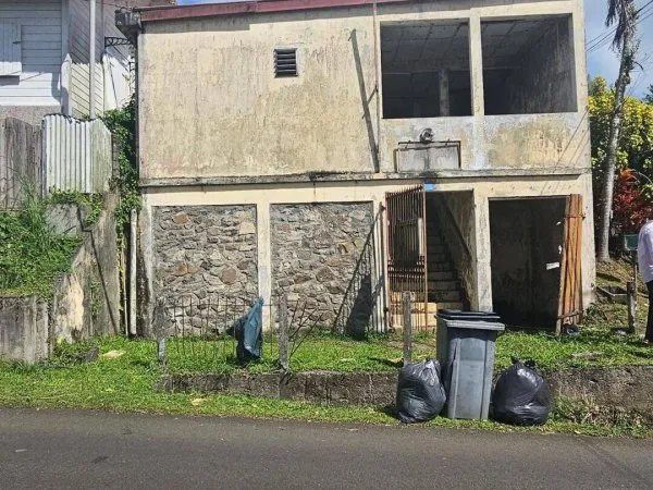 Local commercial 166 m²