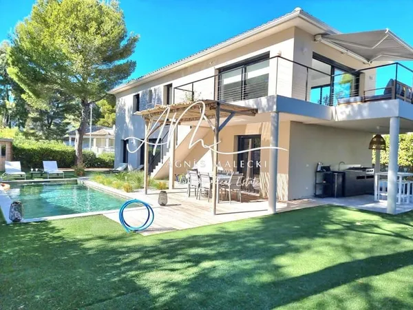 Villa 7 pièces 155 m²