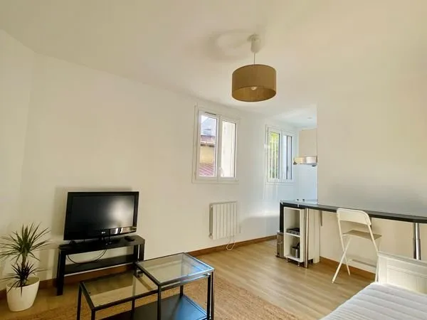 A LOUER - Joli studio meublé de 21m² en bail mobilité de 1 à 4 mois