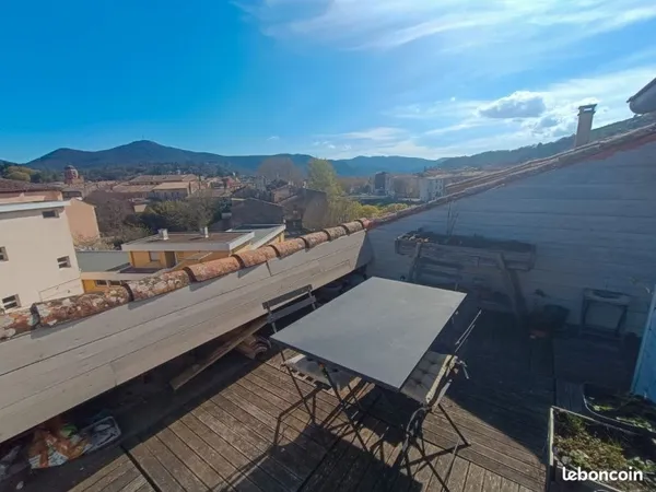 Triplex lumineux 81 m² avec terrasse et cave - Vue dégagée