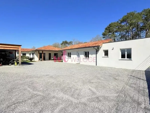 Opportunité à la vente avec 3 logements distincts à vendre sur le même terrain à Saint Geours de Mar