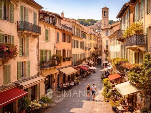 Cannes Suquet - Immeuble locatif avec potentiel d'optimisation