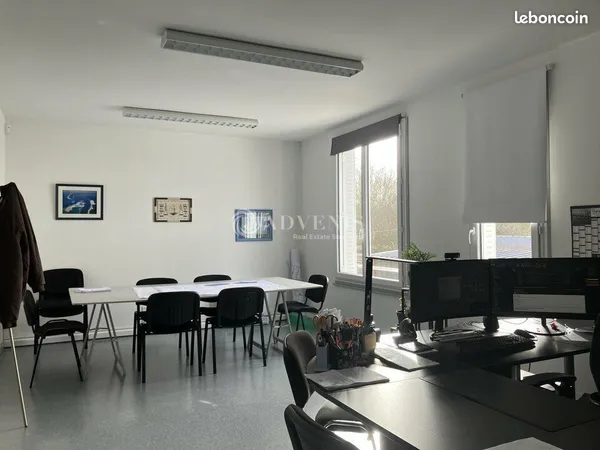 Bureaux 100 m²