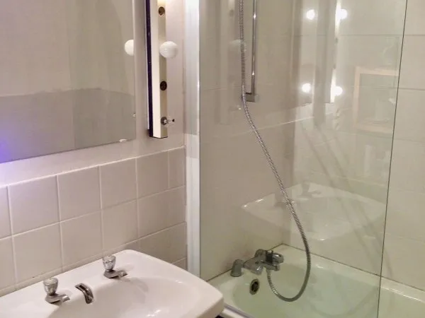 Loue studio 27m² non meublé dans résidence sécurisée à Lille secteur Vauban (59) - parking et cave