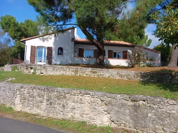 Maison familiale 4 chambres à Saint-Maurice-la-Clouère