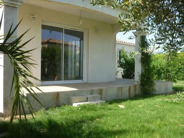 VILLA ENTRE NIMES ET MONTPELLIER